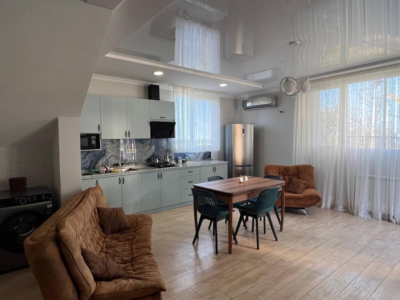 Hotel Gt House Batoumi Extérieur photo