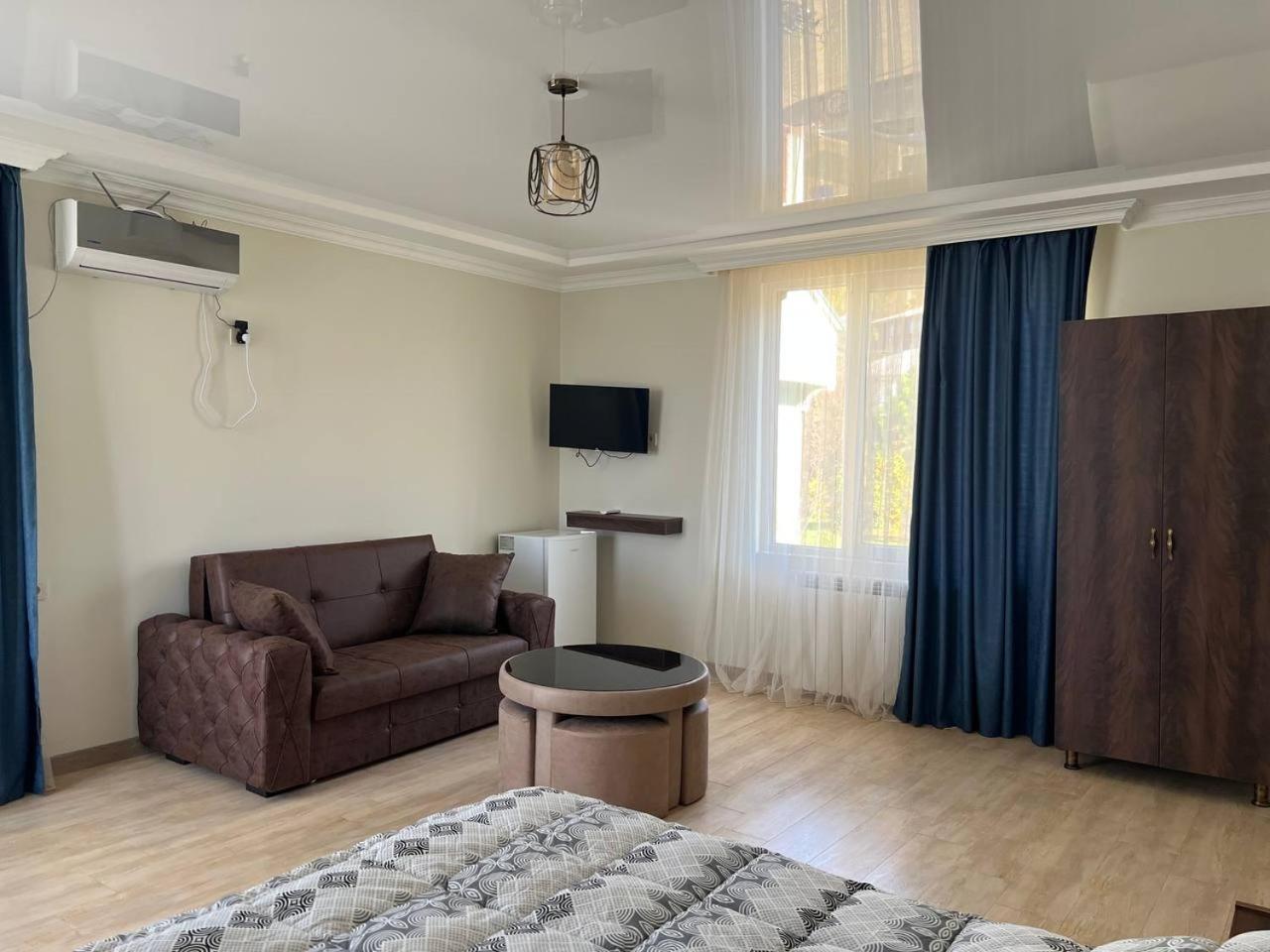 Hotel Gt House Batoumi Extérieur photo