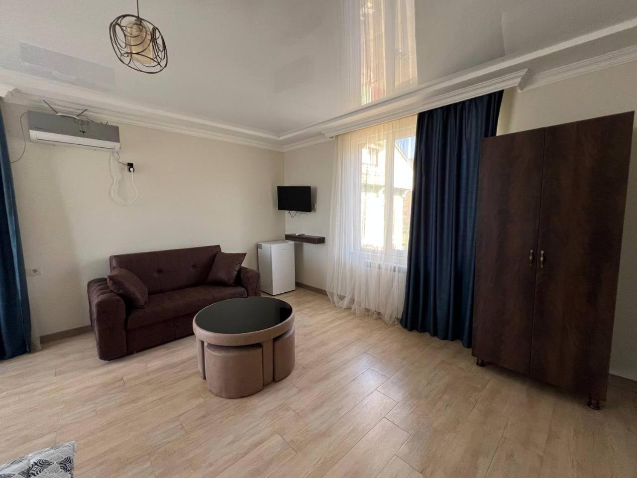 Hotel Gt House Batoumi Extérieur photo